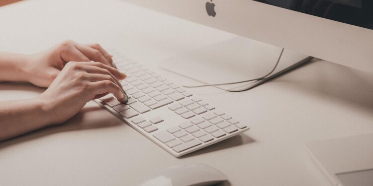 écrire via un clavier d'ordinateur